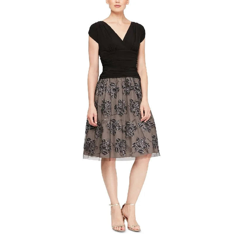 Chic Relaxation SL Fashions Women's Embellished Floral Print A Line Dress Size 14