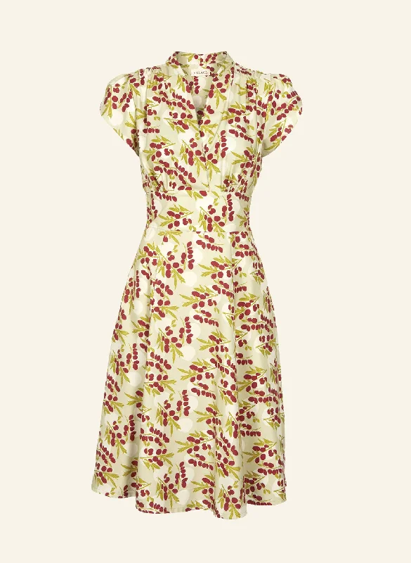 Simple Elegance Rita - Cream Damson Dress