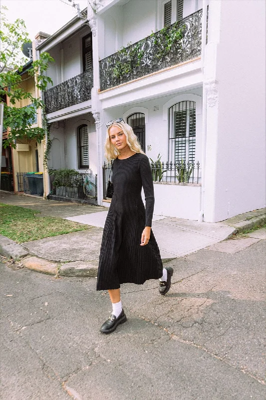 Comfortable And Cold-proof Black Knit Dress Long Sleeve