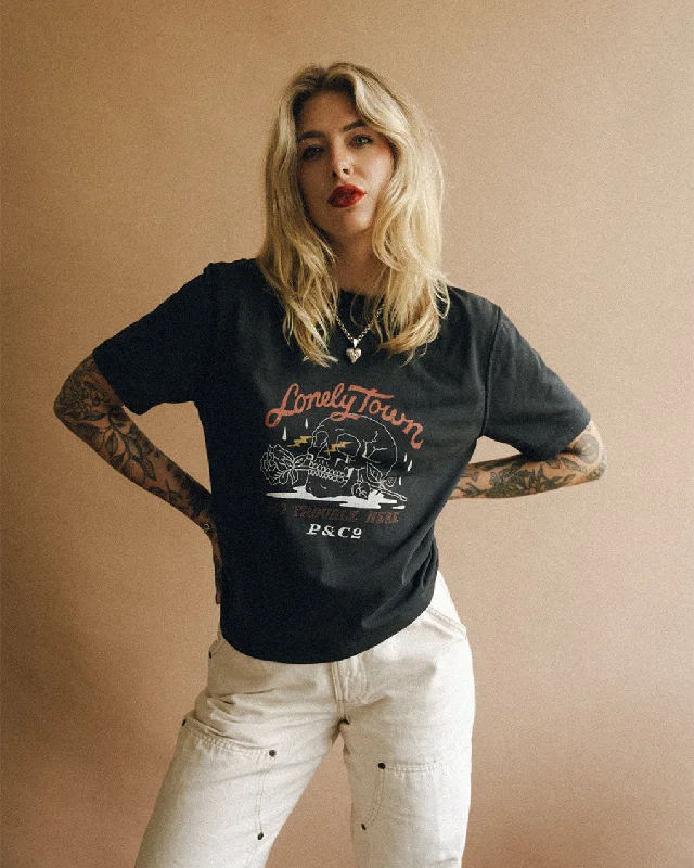Comfy Dress Lonely Town T-Shirt - Heavy Washed Black