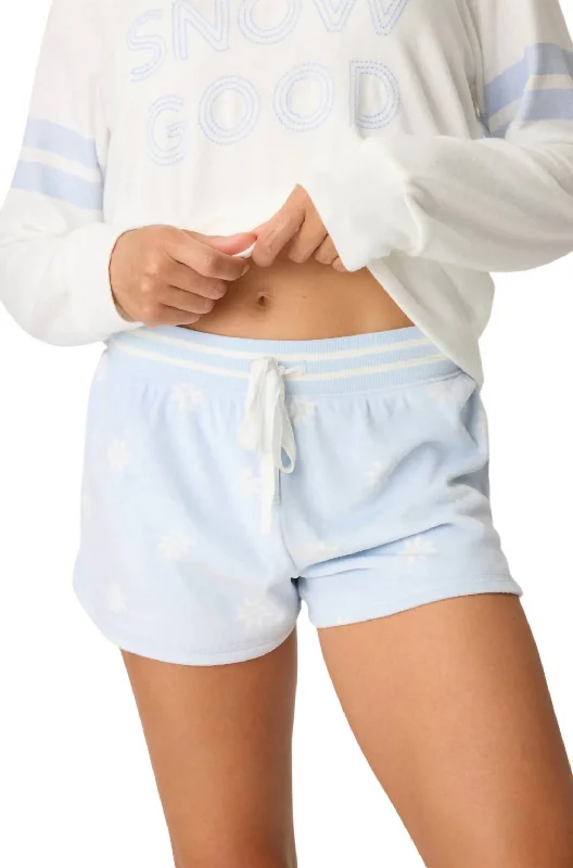 Comfort Fit Apres All Day Shorts In Blue Whisper