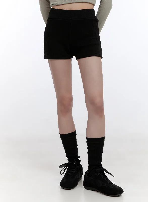 Design Trend Slim-Fit Solid Shorts CO418