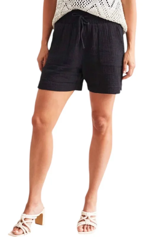 Minimal Style Cotton Gauze Shorts In Black