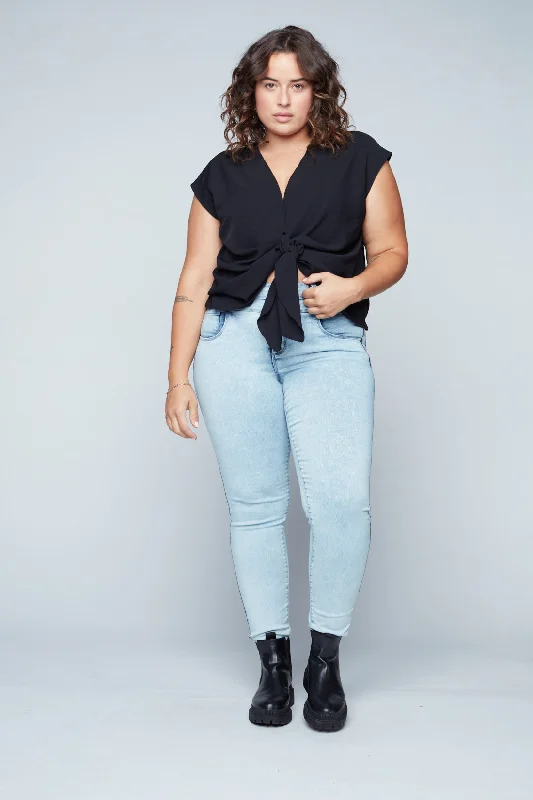 Leisure Sports MIA - Mid Rise Skinny - Light Bleach