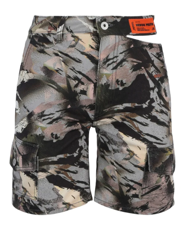 Weekend Style Camo Open Side Belt Shorts